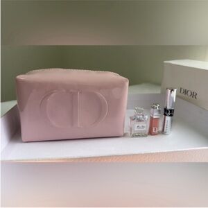 New Dior 2026 Release Pink
Leather Patent Pouch, lip gloss & mini perfumeee3